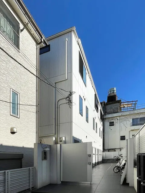 Prendre Higashi Shinjuku - Exterior - ["Architecture", "Urban design", "Apartment"]