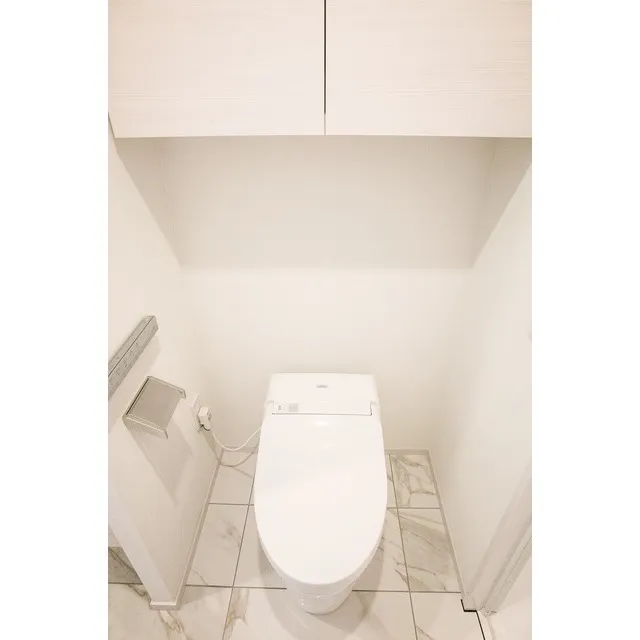Iidabashi Garden Flats - Interior - ["Toilet", "Toilet seat", "Rectangle"]