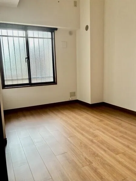 Calm Akabane - Interior - ["Flooring", "Wood", "Floor"]