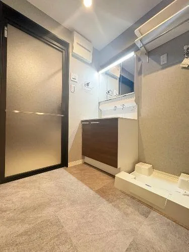 Nakano Shinbashi Himiko Seran, Room 403