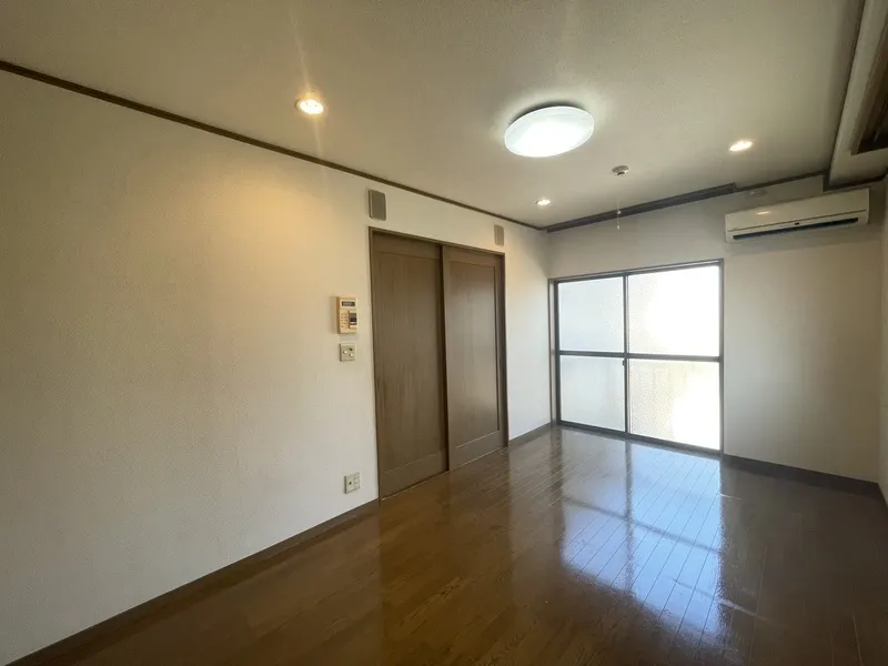 Luminare Higashi-Kamata - Interior - ["Flooring", "Floor", "Ceiling"]