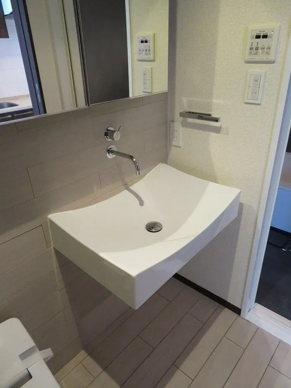 Pratique Kiyosumi Shirakawa - Interior - ["Plumbing fixture", "Flooring", "Bathroom"]