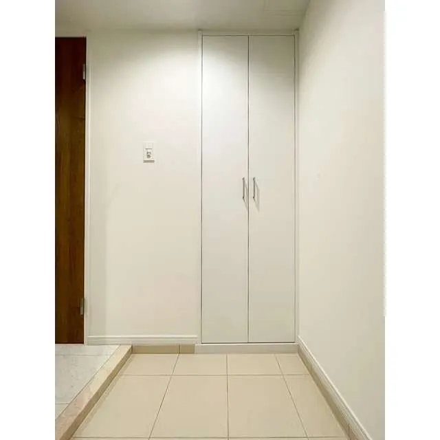 Grand Flat Sakurashinmachi - Interior - ["Fixture", "Wood", "Rectangle"]