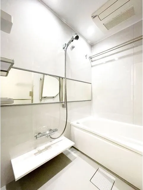 M Trianon - Interior - ["Flooring", "Bathroom", "Floor"]