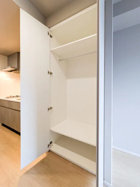 Baus Flats Kuramae - Interior - ["Flooring", "Wood", "Floor"]