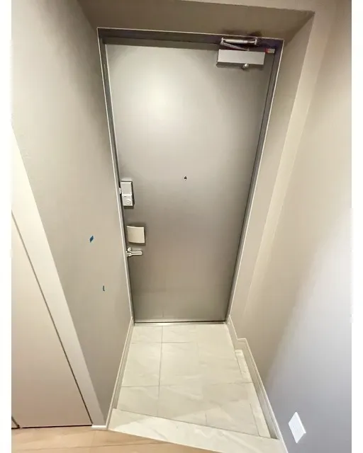 Baus Flats Kuramae - Interior - ["Flooring", "Floor", "Grey"]