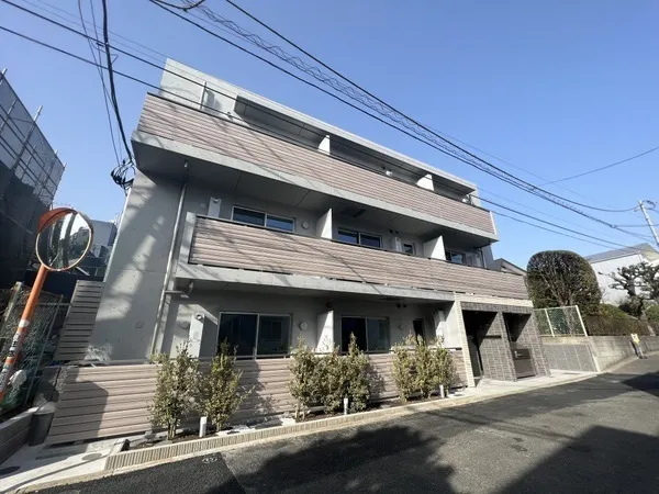 GranDuo Chitose Funabashi 5 - Exterior - ["Brutalist architecture", "Daylighting"]