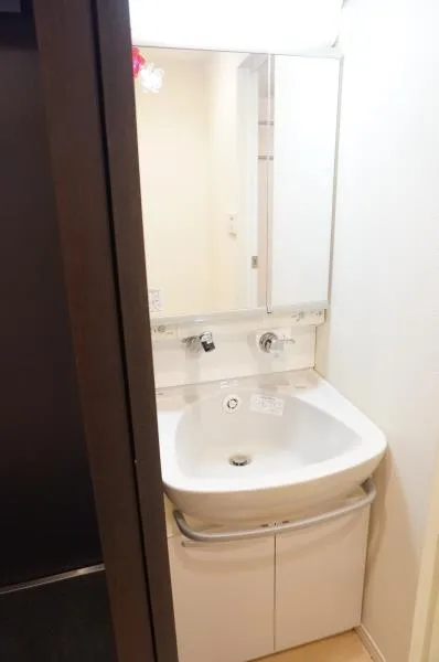 Star Heim - Interior - ["Tap", "Sink", "Bathroom sink"]