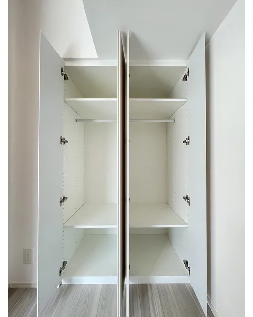 Stylio Kamata West - Interior - ["Wood", "Flooring", "Cupboard"]