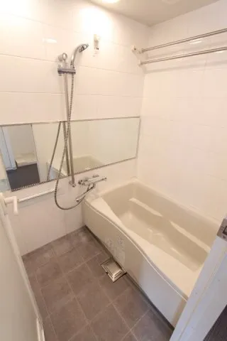 Prime Urban Meguro Ohashi Hills - Interior - ["Bathroom", "Room", "Property"]