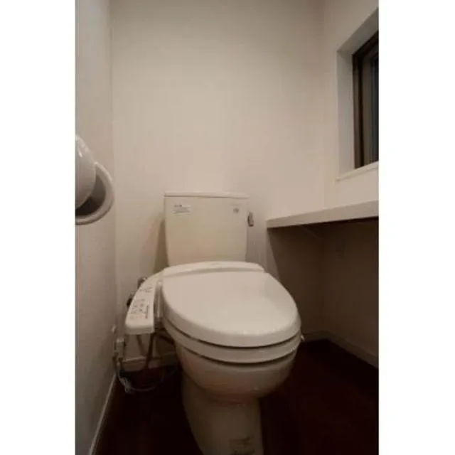FLATS Ichibancho - Interior - ["Toilet seat", "Toilet", "Bathroom"]