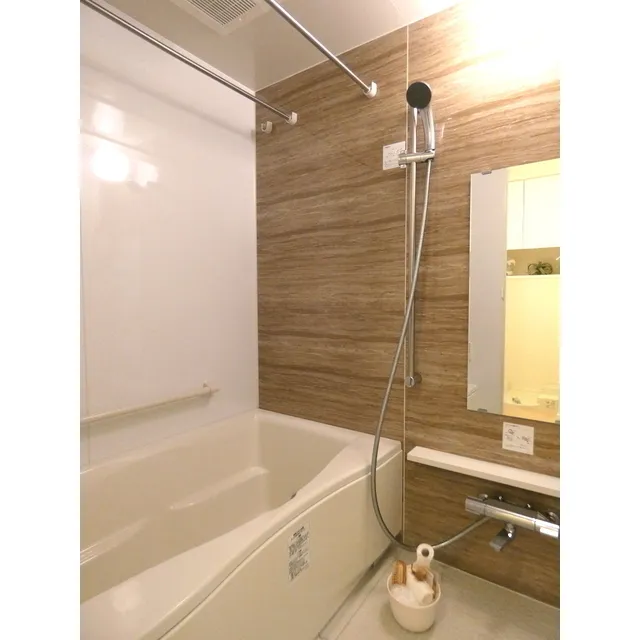 Grantail Yoyogi - Interior - ["Bathtub", "Plumbing fixture", "Property"]
