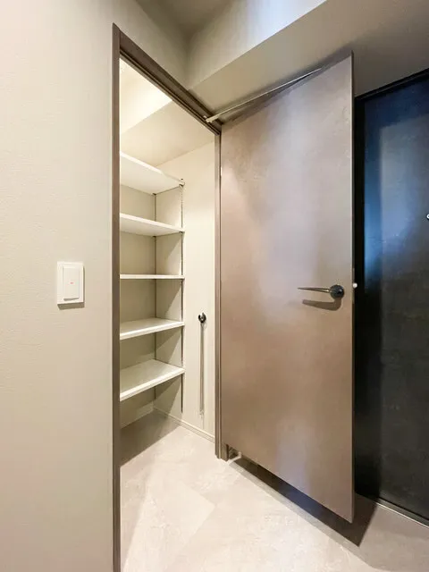Duo Flatz Ikejiri Ohashi - Interior - ["Flooring", "Floor", "Door"]