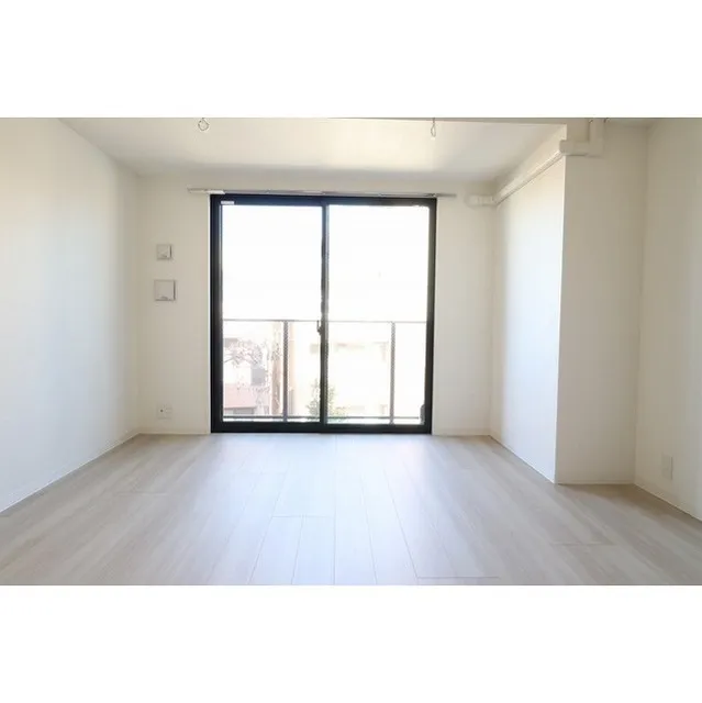 Sharm Toyo - Interior - ["Window", "Building", "Fixture"]