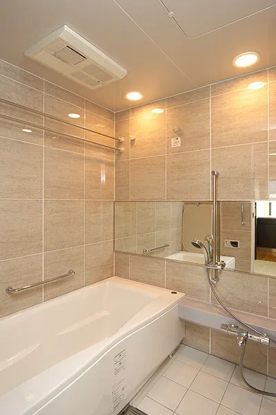 RESIDIA Gotenyama - Interior - ["Bathtub", "Property", "Shower head"]