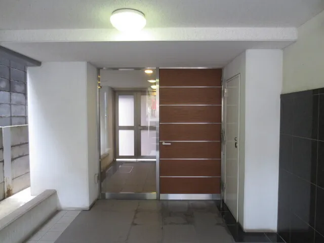 Tour Stage Kitasenzoku - Exterior - ["Window", "Fixture", "Building"]