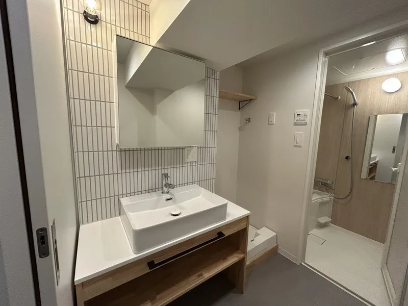 Abrest Nishinippori - Interior - ["Flooring", "Plumbing fixture", "Floor"]