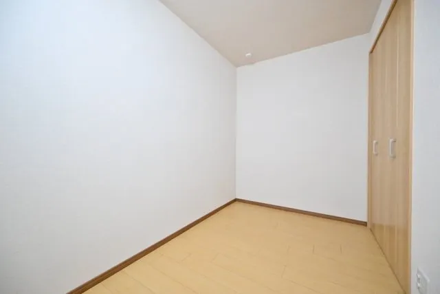 CENTRAL GARDEN RESIDENCE TOKYO - Interior - ["Flooring", "Wall", "Floor"]