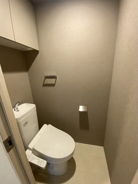 Comforia Live Senju - Interior - ["Bathroom sink", "Plumbing fixture", "Comfort"]