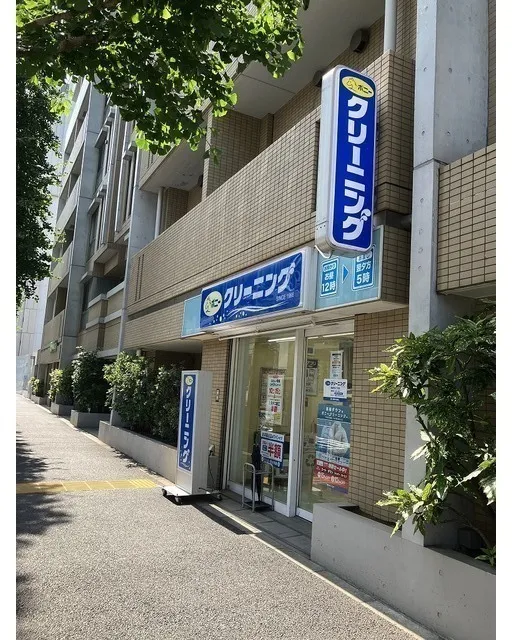Due Nishiazabu II - Exterior - ["Plant", "Building", "Urban design"]