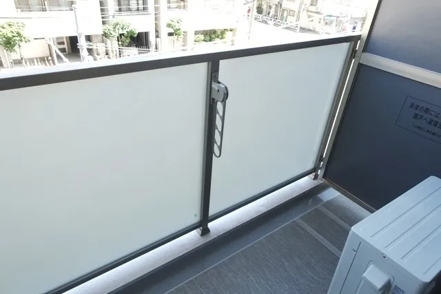 Park Axis Oshiage South - Interior - ["Composite material", "Balcony", "Metal"]