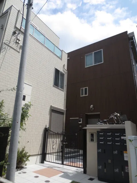 Well Square Meguro Nakamachi - Exterior - ["Wall", "Composite material", "Apartment"]