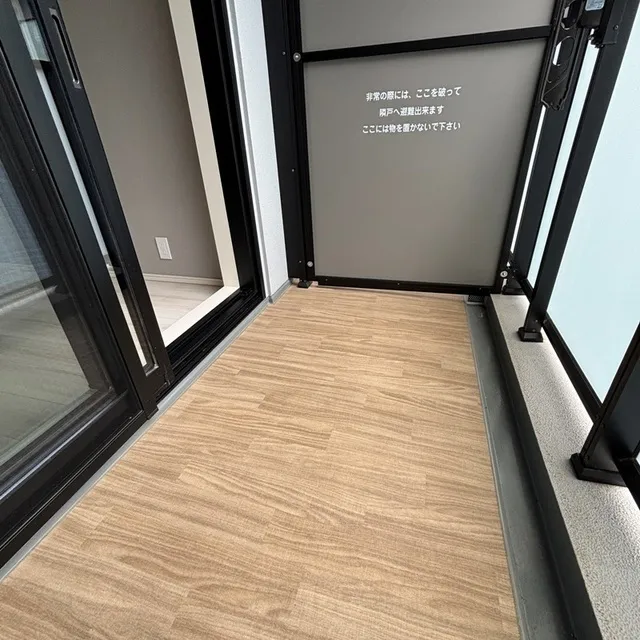 Park Axis Shinjuku Hyakunincho - Interior - ["Flooring", "Floor", "Glass"]