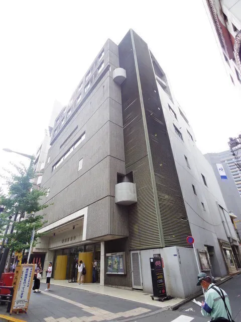 Actor'S Seat Building - Exterior - ["Building", "Sky", "Urban design"]
