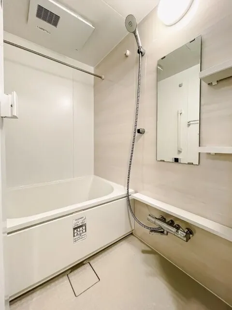Brookside Residence Kiba - Interior - ["Flooring", "Floor", "Plumbing fixture"]