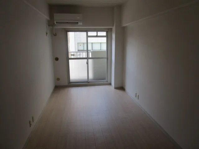 Louis Chatelet Ebisu - Interior - []