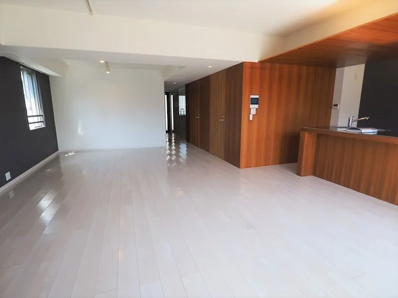 Residia Kita Shinjuku - Interior - ["Wood", "Hall", "Flooring"]