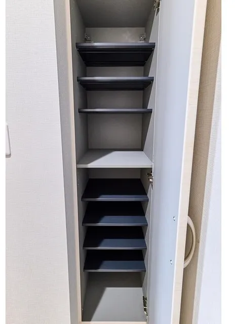 Gran Casa Hikifune II - Interior - ["Shelving", "Shelf", "Design"]