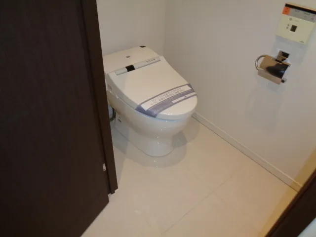 Concieria Nishi Shinjuku TOWER'S WEST - Interior - ["Toilet seat", "Toilet", "Plumbing fixture"]