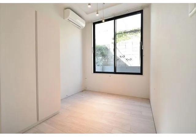 EXAM Shimokitazawa II - Interior - ["Window", "Fixture", "Rectangle"]