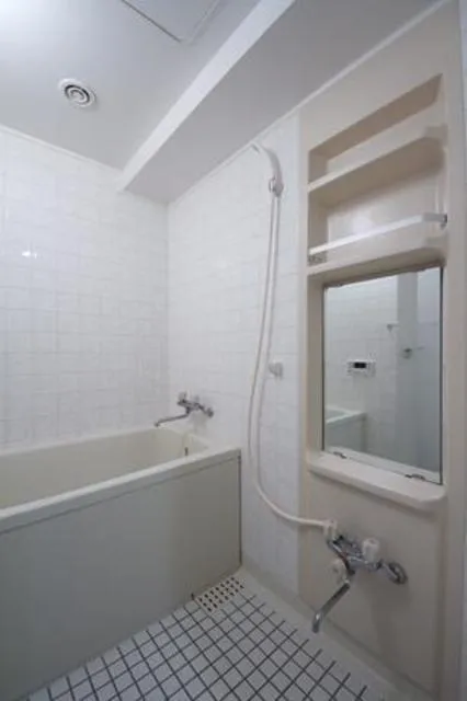 Core City Nakanosakaue - Interior - ["Plumbing fixture", "Property", "Shower head"]