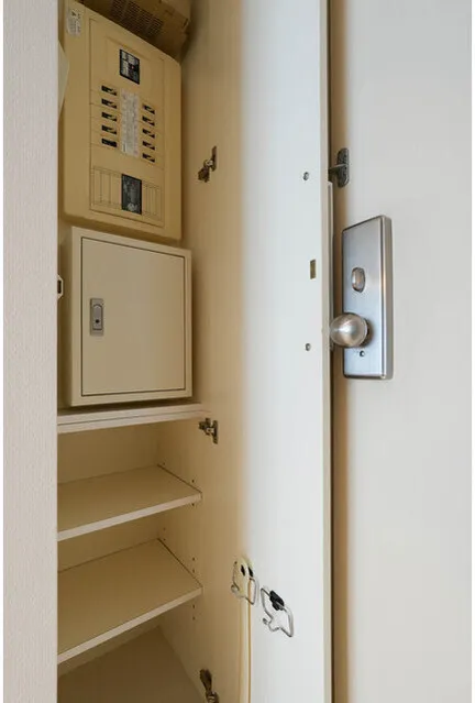 Frontier Residence The Tower Shinagawa - Interior - ["Lock and key", "Electronic device", "Technology"]