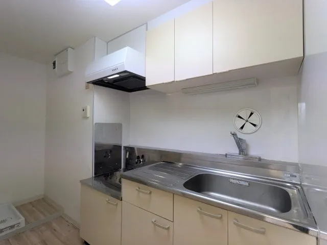 YKB Sakuradai - Interior - ["Kitchen Sink", "Countertop", "Sink"]