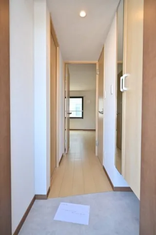 CENTRAL GARDEN RESIDENCE TOKYO - Interior - ["Flooring", "Wall", "Floor"]