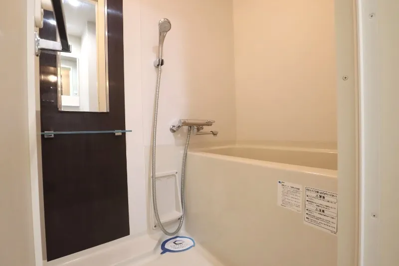 Castalia Omori II - Interior - ["Flooring", "Floor", "Plumbing fixture"]