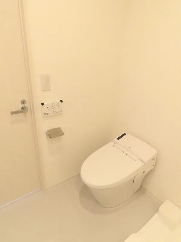 Primal Ryogoku EAST - Interior - ["Toilet seat", "Plumbing fixture", "Toilet"]