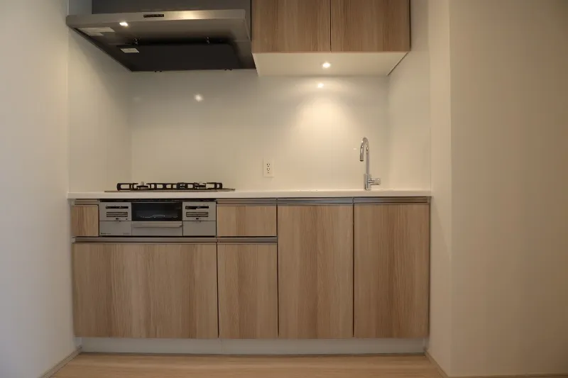 Ipse Hatsudai - Interior - ["Wood", "Flooring", "Kitchen"]