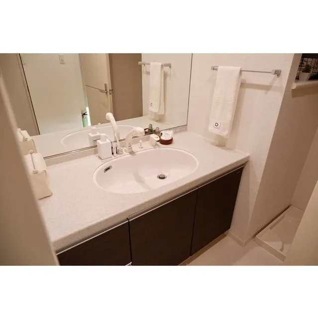 Laxrass Azabu-Juban - Interior - ["Plumbing fixture", "Bathroom sink", "Tap"]