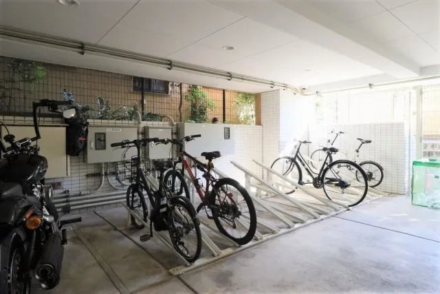 Main Stage Ebisu East - Other - ["Bicycle", "Bicycle frame", "Bicycle tire"]