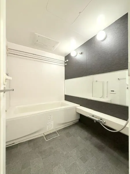 Brillia Ist Shinonome Canal Court - Interior - ["Flooring", "Floor", "Ceiling"]