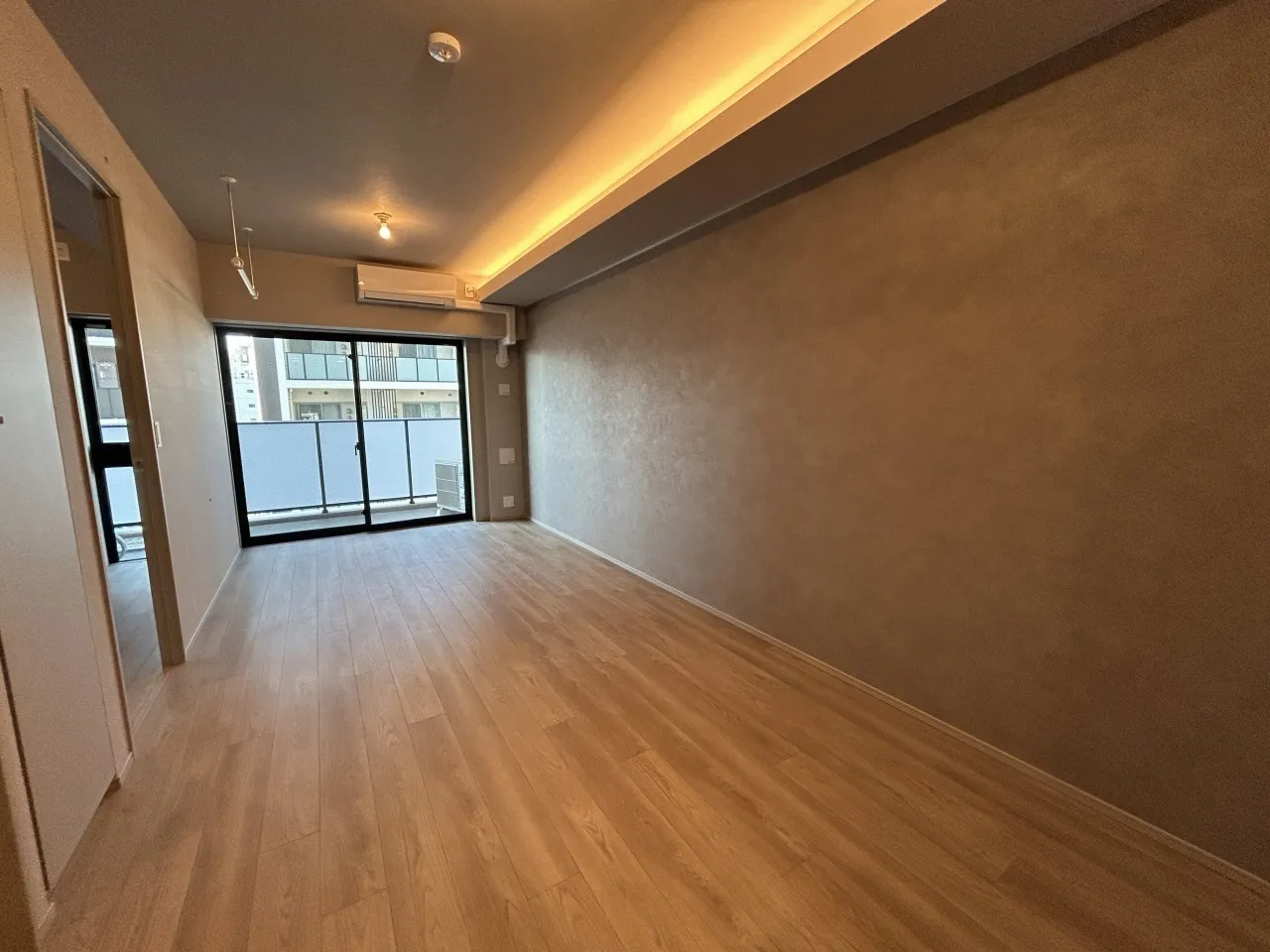 Blanciesta Asakusa Kuramae - Interior - ["Flooring", "Floor", "Ceiling"]