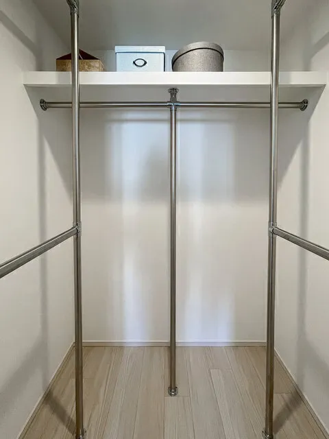 Comforia Higashi-Shinjuku - Interior - ["Cabinetry", "Table", "Shelving"]
