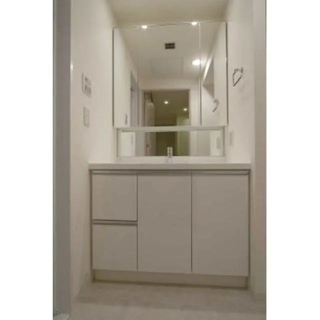 The Tokyo Towers Midtower - Interior - ["Product", "Property", "White"]