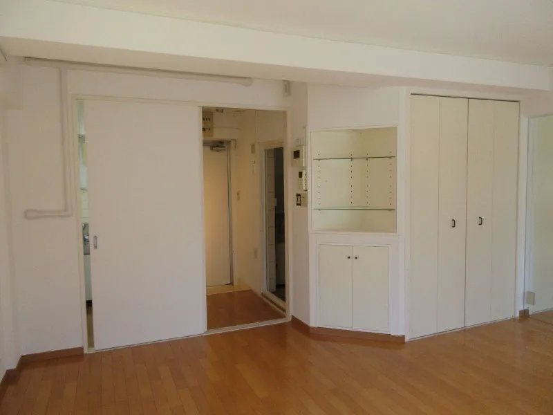 Planet Akasaka - Interior - ["Flooring", "Wall", "Floor"]