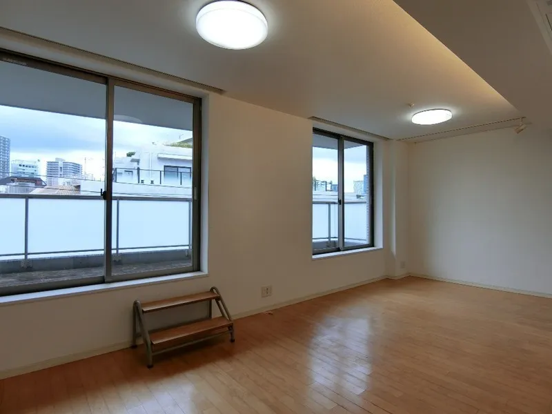 Storia Jingumae - Interior - ["Flooring", "Floor", "Ceiling"]