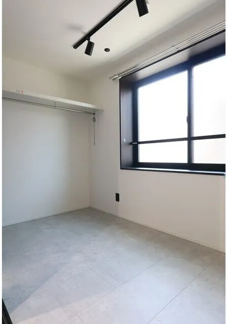 Crescer Nishikoyama - Interior - ["Ceiling", "Flooring", "Floor"]